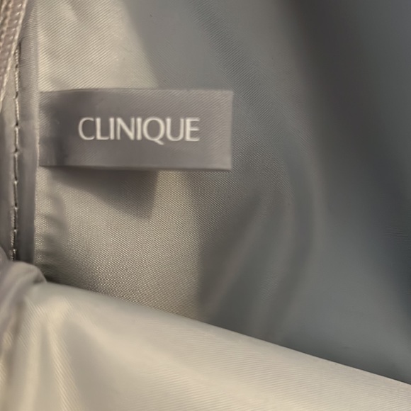 Silver Clinique Make Up Pouch - Picture 3 of 8